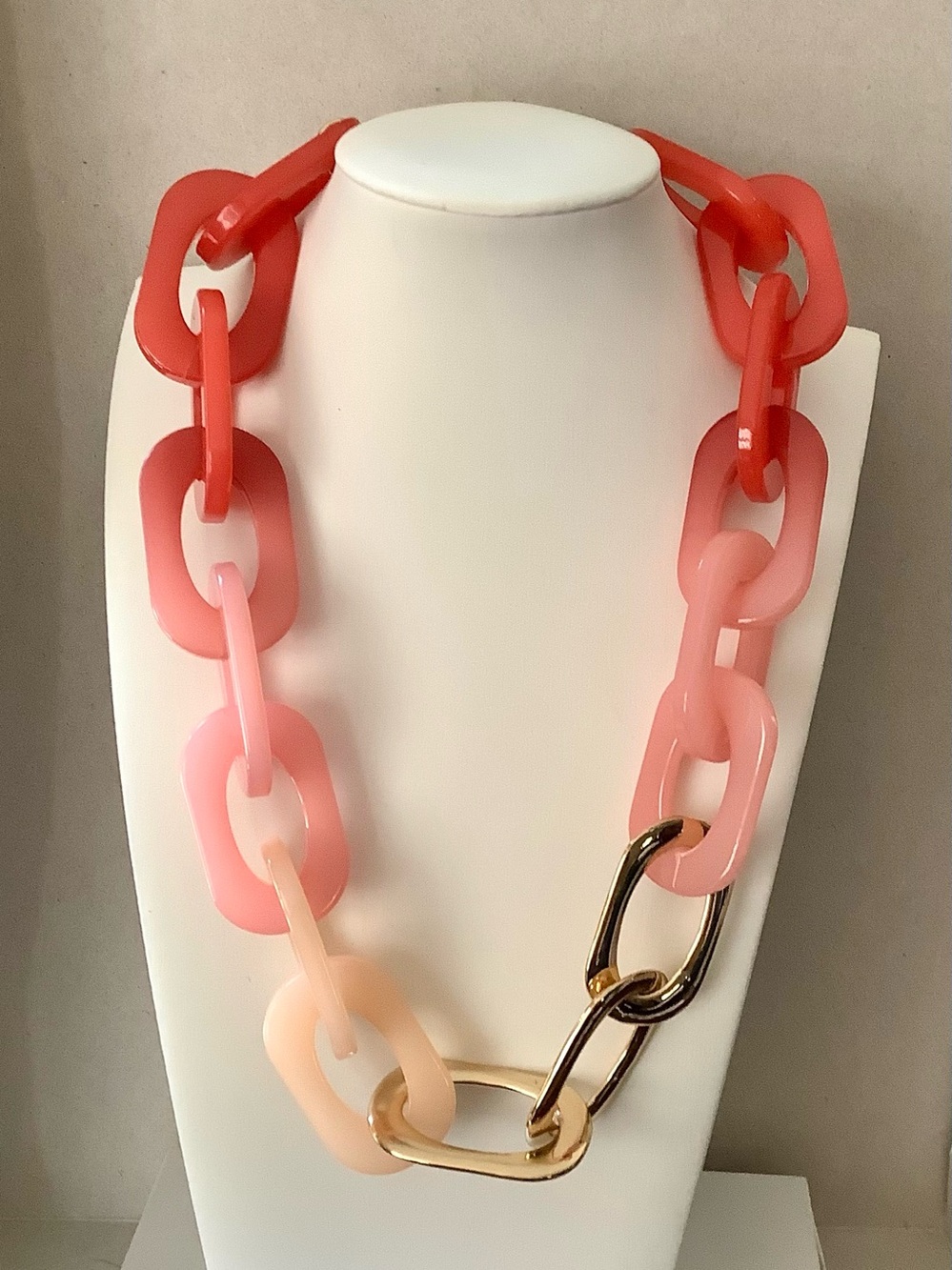 Gradient Orange, Peach and Pink Link Necklace with Gold Accent